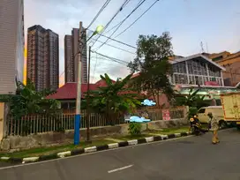 Dijual Rumah Tua Hitung Tanah Lokasi Strategis Dekat Pasar Baru