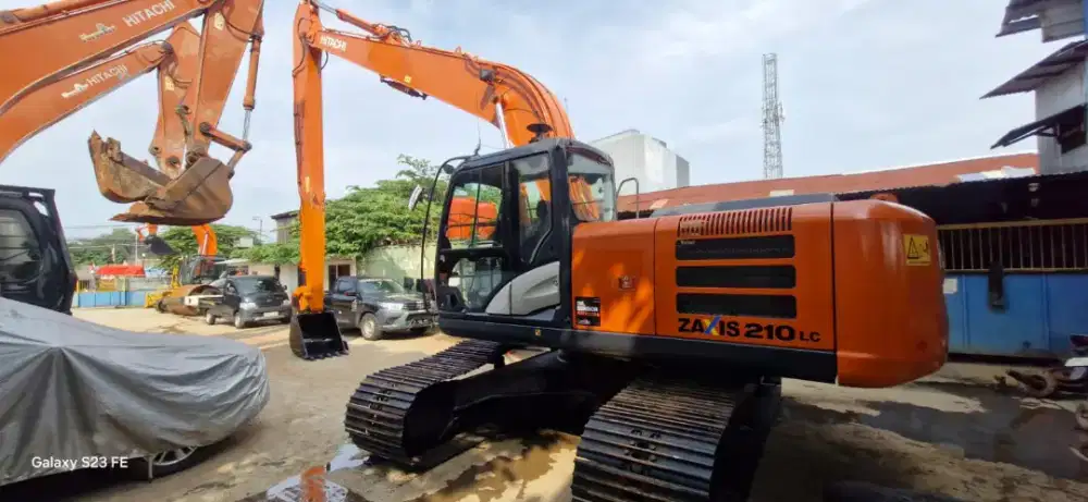 EXCAVATOR 2022 LONGARM HITACHI ZX210LC
