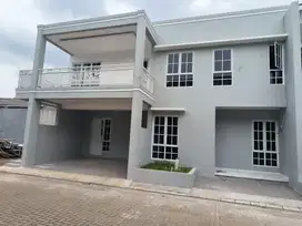 Brand New Town House Eropa Modern Classic