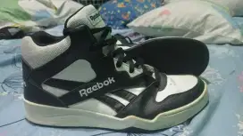 Sepatu second Rebook