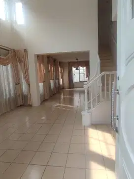 Rumah mewah siap huni di lippo Karawaci tangerang