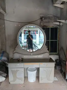 Dijual cepat Bupet ( meja rias ) kayu jati asli