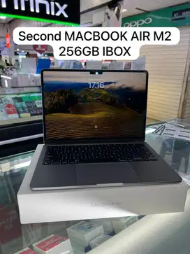 Macbook air M2 13” 256GB MULUSSSS PAKE BANGET