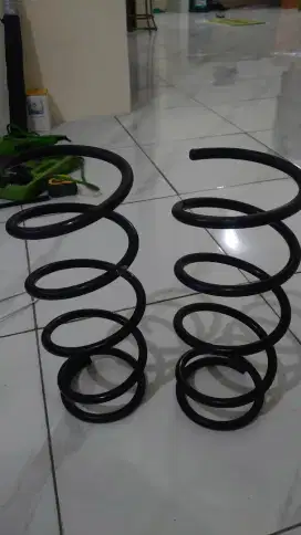 Per, shock, grand Livina depan
