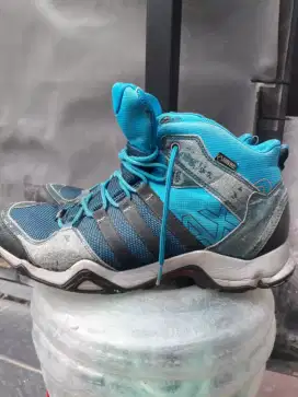 Sepatu Adidas Ax2 Mid goretex