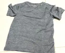 Dry fit uniqlo anak•uniqlo preloved•kaos anak uniqlo•baju anak uniqlo