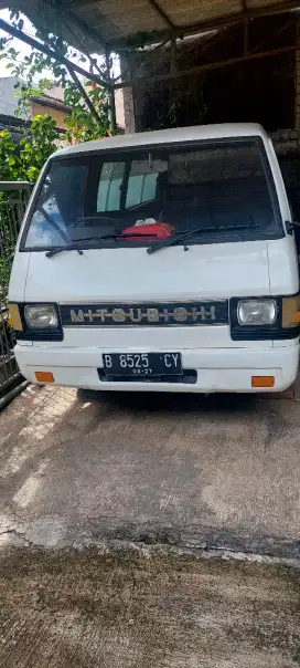 Dijual mobil bekas th 1987