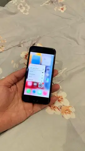 Dijual Iphone 7 Jetblack 128GB Hp charger Terdaftar