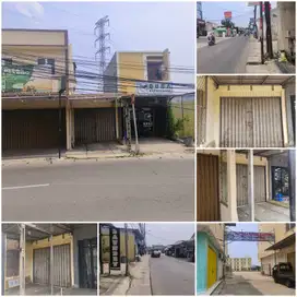 Kios di jalan cipete raya dekat pintu TOL kunciran tangerang