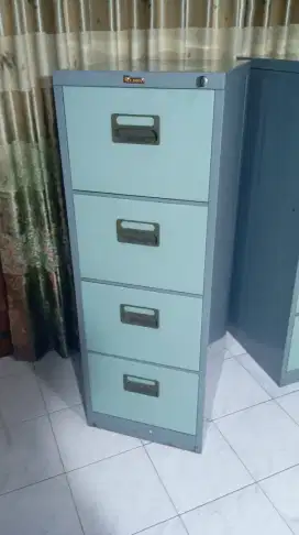 Filling kabinet lemari susun besi