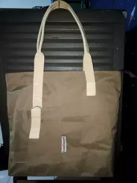 Di jual tas jinjing wanita, merk confidence, kondisi masih baru.