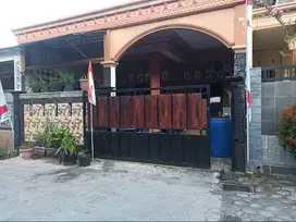 Hunian di area perumahan di pusat kota blitar