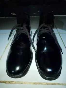 Dijual sepatu PDL ,size 44 ,berbahan kulit tebal, kondisi masih bagus