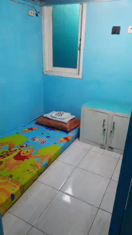 Kost Harian : AC, Free Wifi Murah Lur