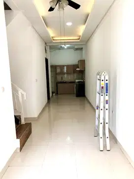 Wilson Rumah terawat Kt 3 Km 3 di poris indah