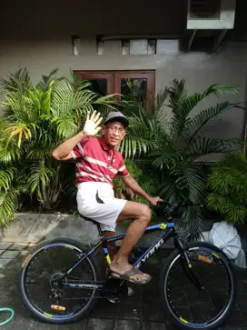 Agar tetap ceria di usia 75.