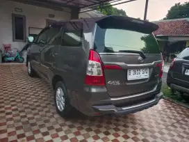 INNOVA 2.5 G DIESEL AT 2015