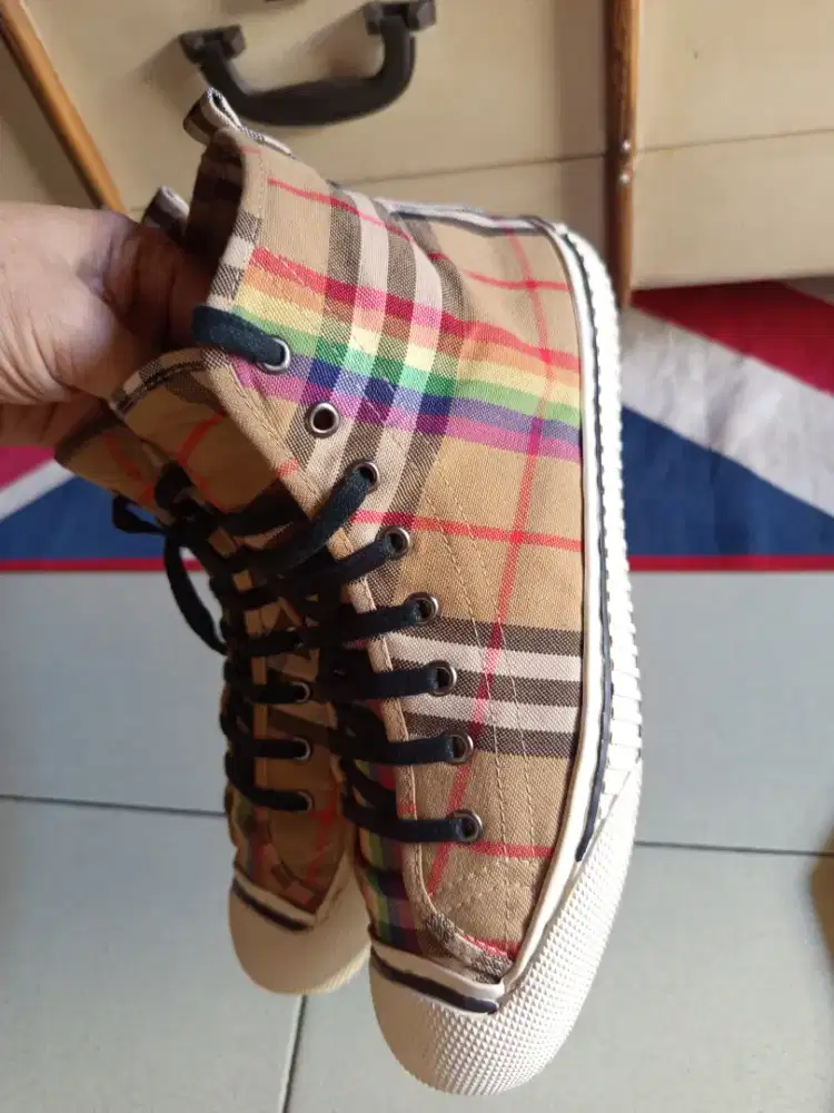 Sepatu Burberry london authentic