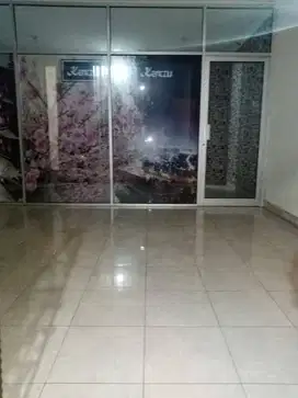 Disewakan Cepat Ruko Harmony 3 lantai di Harapan Indah, Bekasi  Luas T
