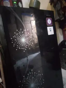 Sya mau jual kulkas blm pernah di servis