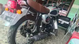 Jual motor Kawasaki type W 175 SE jarang dipakai cuma di pakai