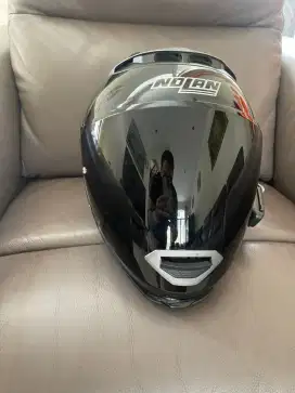 helm nolan N44 kondisi masih mulus