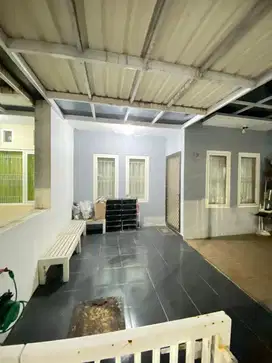 DISEWAKAN RUMAH JL PANJANGJIWO LUAS 72 KAMAR 2 Dan Siap Huni