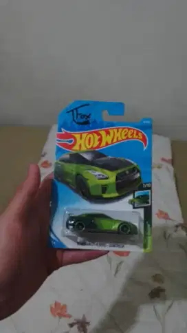 Hotwheels Nissan GTR R35 17, green black