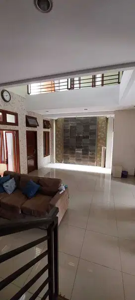 Dijual Rumah di Sarimanah Bandung, Bagus 2 Lantai Siap Huni