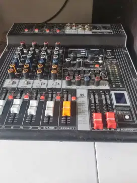 Dijual home karaoke set
- power mixer
- speaker