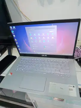 Laptop Asus X409B Ram 8gb/SSD 256gb. Keyboard backlight (2,3GHz)