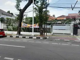 Rumah Area Komersial Tebet Jakarta Selatan dekat stasiun toll tebet