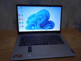 LENOVO
 AMD Ryzim 3 7320U whit Radeon Graphics
Ram 8GB SSD 256GB