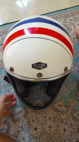 Helm fourtin Garage