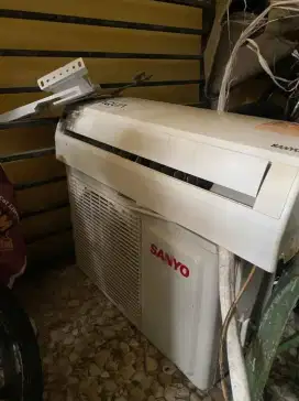 AC 1/2PK Sanyo tinggal angkut