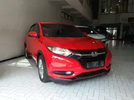 Honda HR-V 1.5L E km.71rb 2015 Merah Metalik