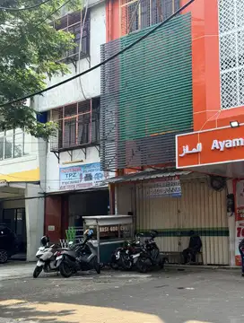 DISEWAKAN RUKO 3 LANTAI CILEDUG RAYA LOKASI STRATEGIS