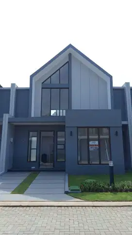 Disewakan rumah baru paramount petals