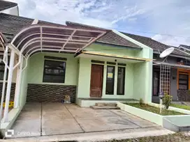 Rumah Minimalis Cihanjuang Taman Belakang Luas Siap Huni