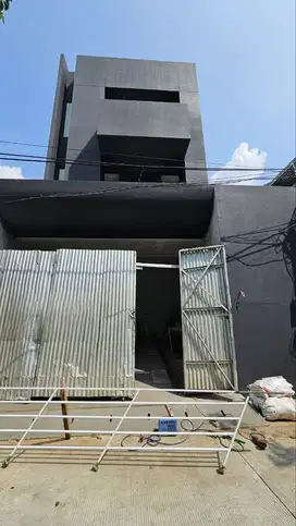 Dijual Rumah Baru 3 lantai Komplek Taman Ratu Jakarta Barat