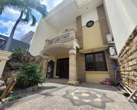 Dijual rumah minimalis 2 lantai Semi Furnish Pakuwon City