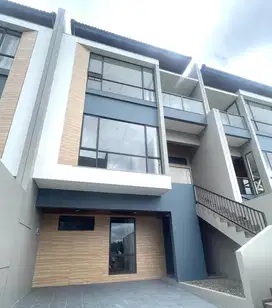 Termurah! Rumah bagus furnish Setraduta bandung