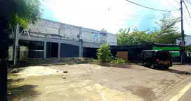 Gedung Luas dan Strategis Di Sunset Road Kuta