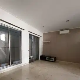 disewakan cepat rumah golf island semi furnished