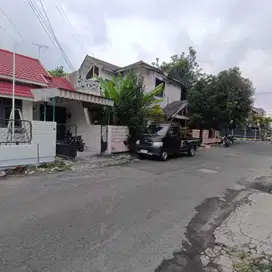 Dijual rumah pusat kota jl. Nginden Intan Timur