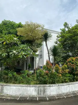 Dijual Rumah Mewah Kembangan Jakarta Barat 4br 261m2 Tipe Hoek