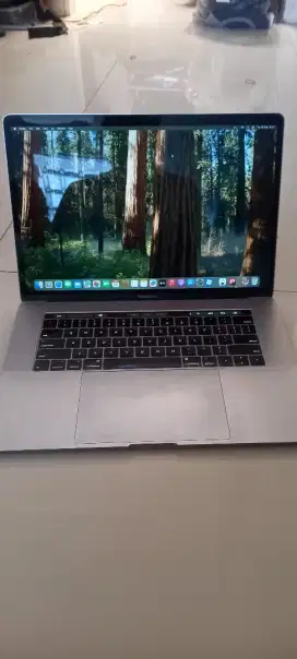Macbook pro 15inch  2018