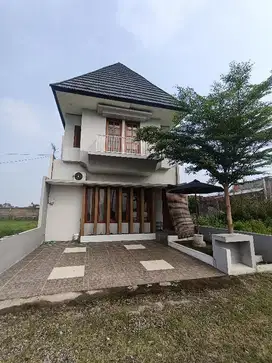 Rumah finishing 2 lantai di 1,8 km  selatan Rs Dr Oen Solo Baru