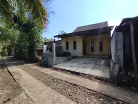 Rumah siap huni di dekat kota Semanu