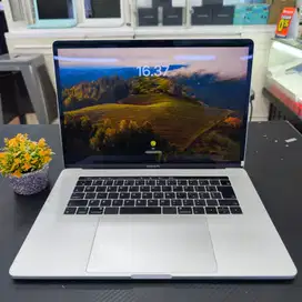 Macbook Pro 15 2018 Silver Ci7/16GB/256GB/ CC 244 Normal